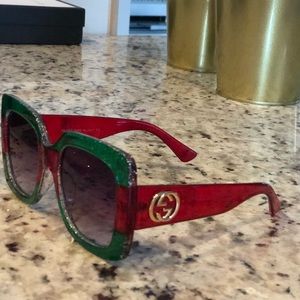 Gucci sunglasses square frame acetate green & red